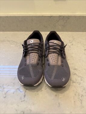 On Running Women’s On Cloud 5 Sneakers